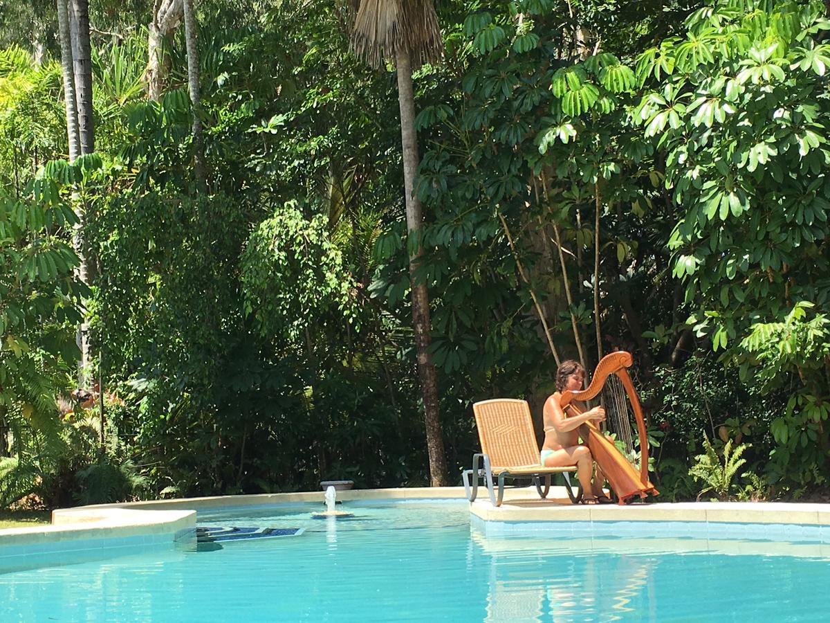 Villa Marine Holiday Apartments Cairns Yorkeys Knob ภายนอก รูปภาพ
