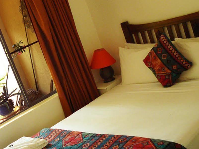 Villa Marine Holiday Apartments Cairns Yorkeys Knob ภายนอก รูปภาพ